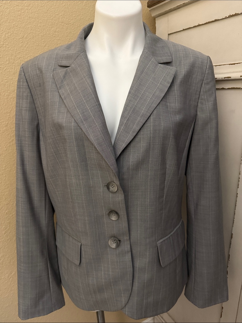 Ann Taylor Gray Pinstripe Womens Tailored Blazer